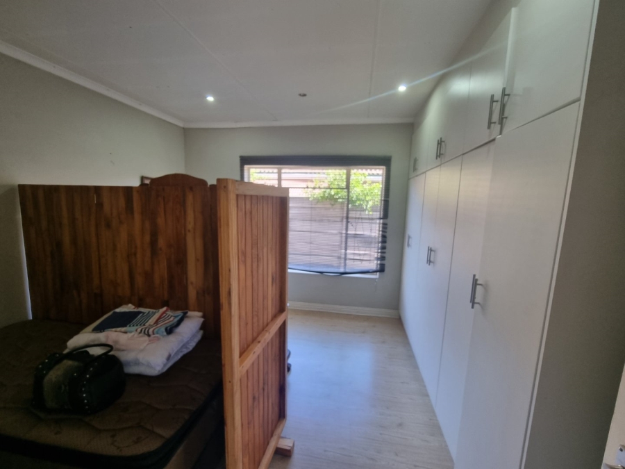 5 Bedroom Property for Sale in Eureka Free State